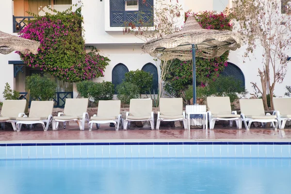 Luxury hotel pool — Stock Photo, Image