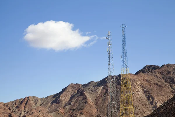 Hírközlési torony-hegység — Stock Fotó