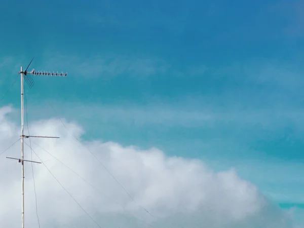 Céu com antena — Fotografia de Stock