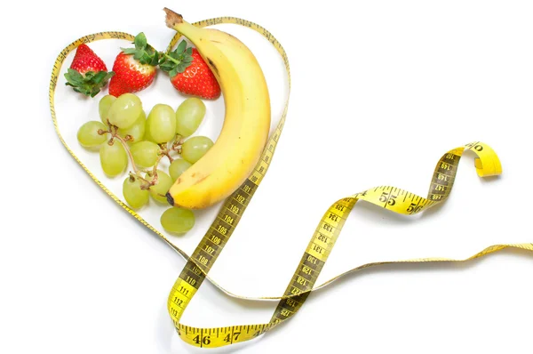 Ukuran pita jantung dengan buah — Stok Foto