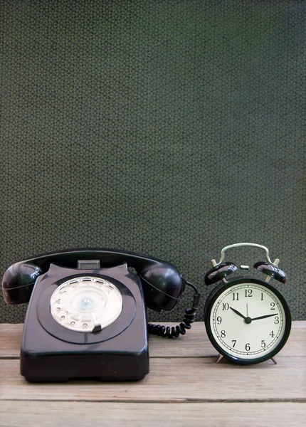 Telefono vintage, orologio — Foto Stock