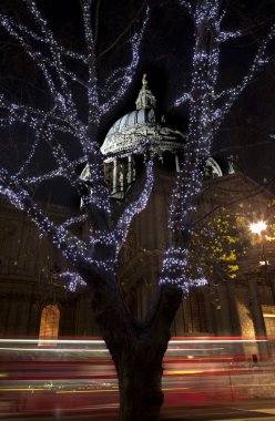 St. Paul's Cathedral at Christmas clipart