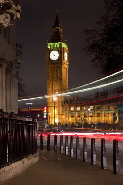 Big ben (hus av parlamentet) i london — Stockfoto