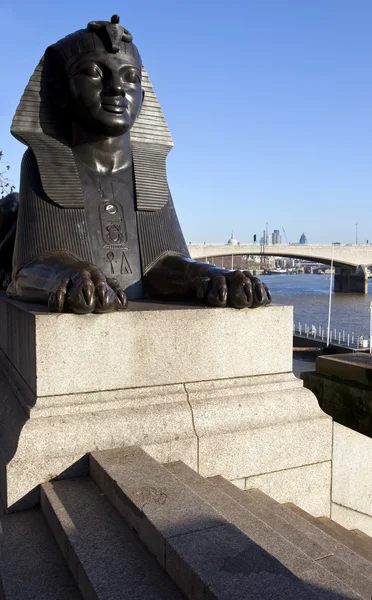 Sfinxen på london vallen — Stockfoto