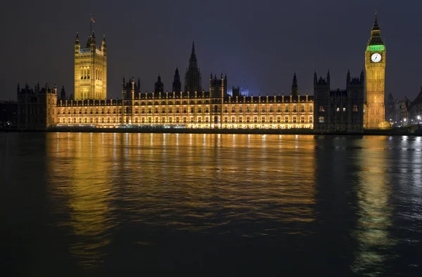 Parlamentsgebäude in der Nacht — Stockfoto