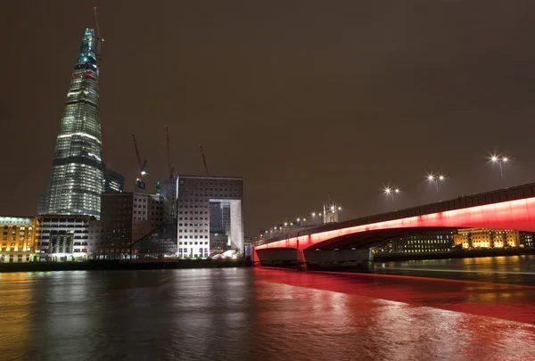 Shard e London Bridge di notte — Foto Stock