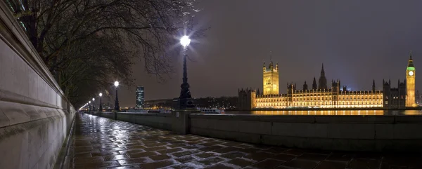 The Houses of Parliament and Embankment Panorama — Stockfoto