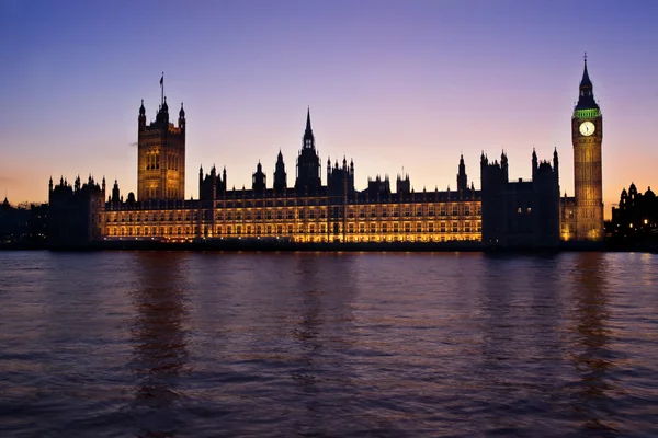 Chambres du Parlement au coucher du soleil — Photo