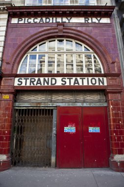 Strand / Aldwych Station clipart