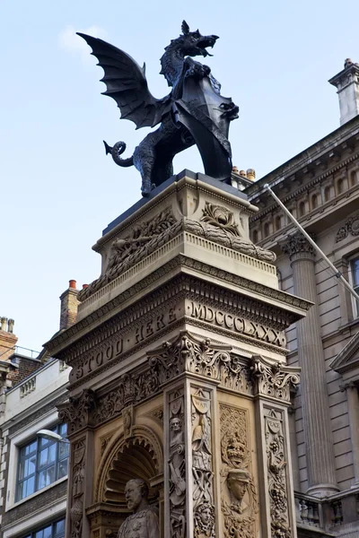 Dragon Statue Marking the Former site of Temple Bar — Stock Photo, Image