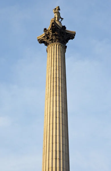 Trafalgar Meydanı 'ndaki Nelson Sütunu — Stok fotoğraf