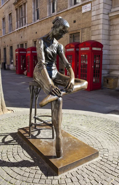 Estátua de bailarina em Londres — Fotografia de Stock
