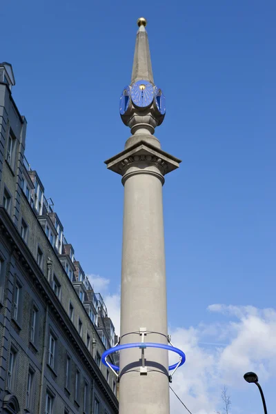 Seven Dials Sundial Pilar en Londres — Foto de Stock