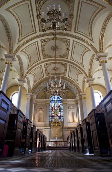 Igreja de St. Giles-in-the-Fields em Londres — Fotografia de Stock