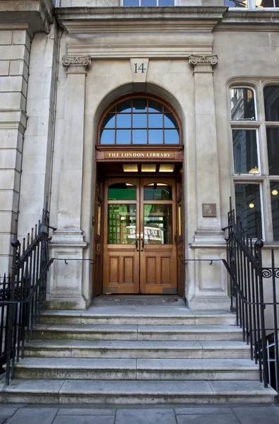 The London Library in St James's Square in London — Stock Photo, Image