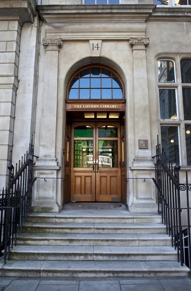 La Biblioteca de Londres en St James 's Square en Londres — Foto de Stock