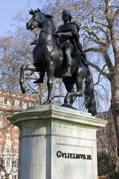 Estátua de William III na Praça de St. James em Londres — Fotografia de Stock