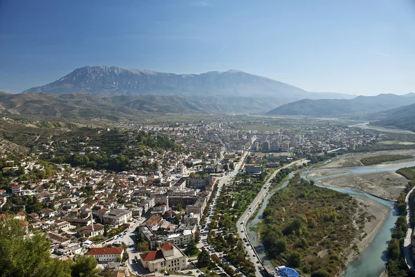 Weergave van berat centrum in Albanië — Stockfoto