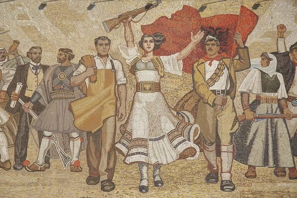 Albanese nationalistische muurschildering in tirana, Albanië — Stockfoto