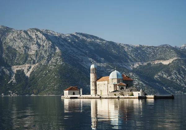 教会在 perast 科托尔湾黑山 — 图库照片
