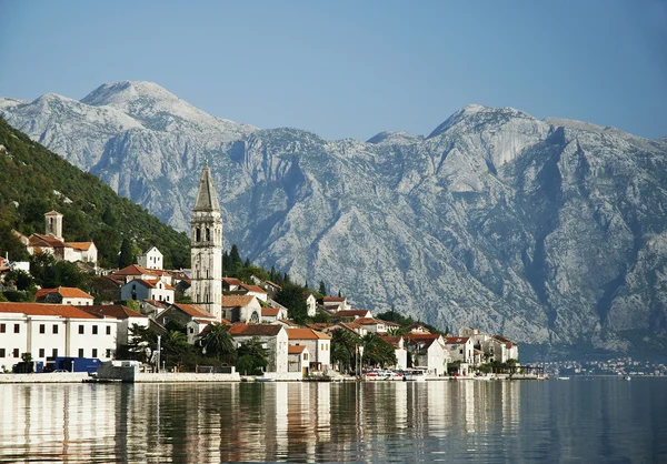 Perast v Černé hoře Kotorski záliv — Stock fotografie