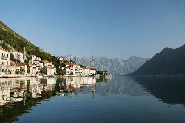 Perast v Černé hoře Kotorski záliv — Stock fotografie