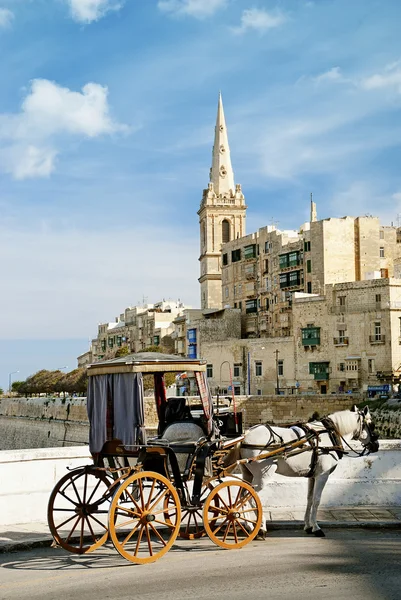 Horsedrawn vozík v valetta malta — Stock fotografie