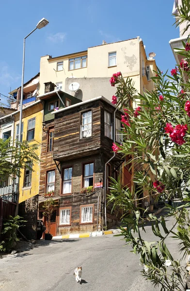 Traditionella hus i istanbul gamla staden Turkiet — Stockfoto