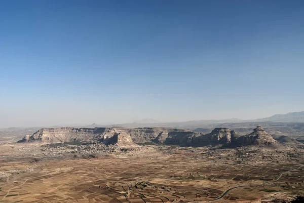 Desierto y montañas cerca de sanaa yemen — Foto de Stock