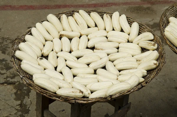 Banány, sušení v Kambodži — Stock fotografie