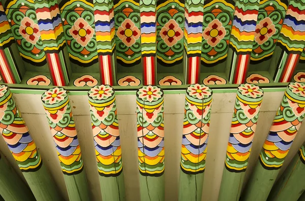Detalle de la arquitectura tradicional coreana en el palacio de Seúl —  Fotos de Stock