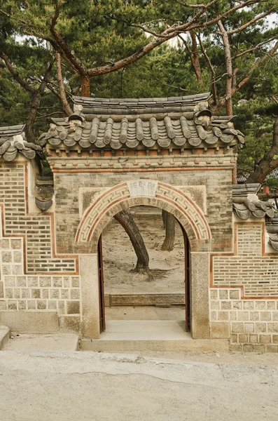 Traditionele architectuur in seoul Zuid-korea paleis — Stockfoto