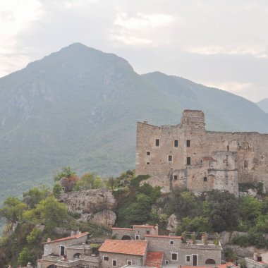 Castelvecchio'yu di rocca barbena