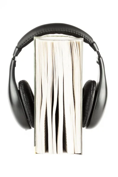 Un livre avec écouteurs — Photo