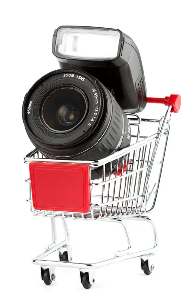 Foto lens in shoping winkelwagen — Stockfoto