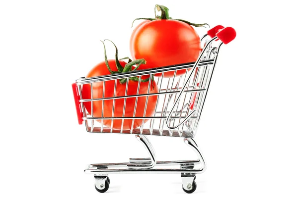 Perfecte tomaten in winkelwagen — Stockfoto