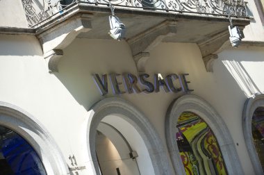 Versace mağaza