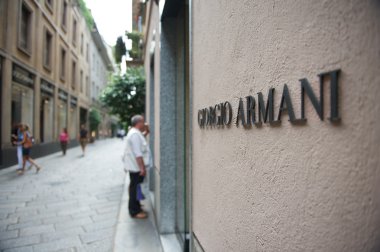 Giorgio armani mağaza