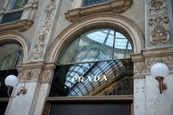 Prada mağazası — Stok fotoğraf