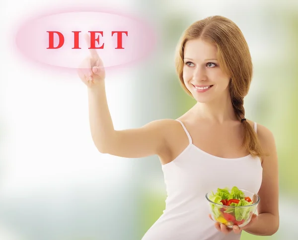 Beautiful girl with vegetable salad choose diet — Stock Photo, Image
