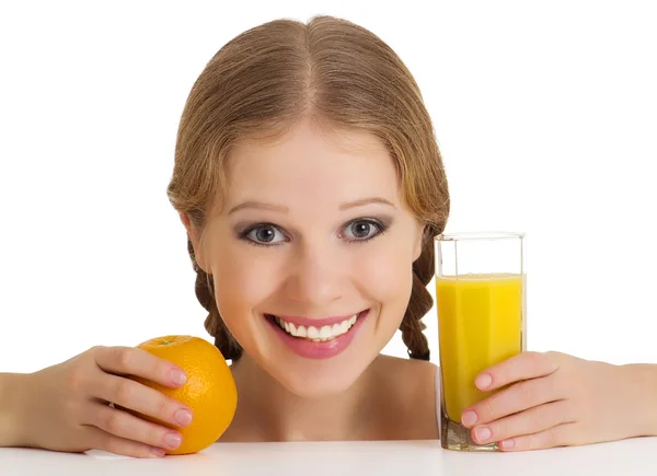 Menina alegre feliz bonita com suco de laranja — Fotografia de Stock