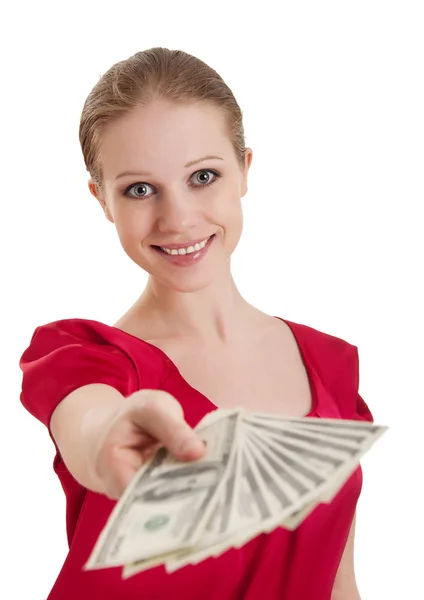 Bella ragazza allegra in una camicetta rossa tiene fuori una mazzetta di soldi — Foto Stock