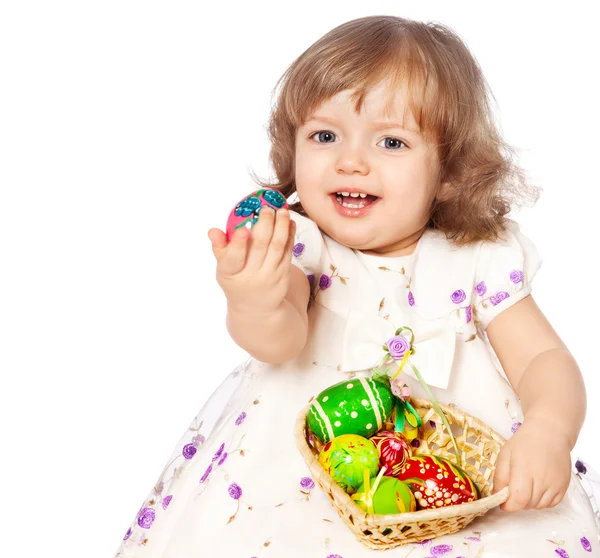 Menina bonita segurando ovos de Páscoa — Fotografia de Stock