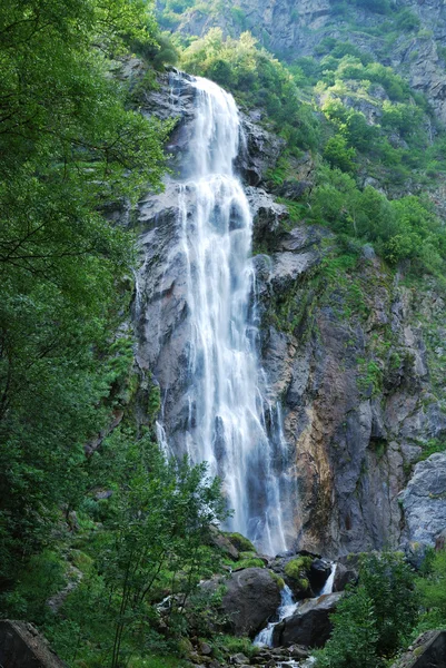 Waterfall in the Alps. — Stock Photo, Image