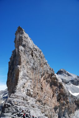 Bréche de roland yukarıda.