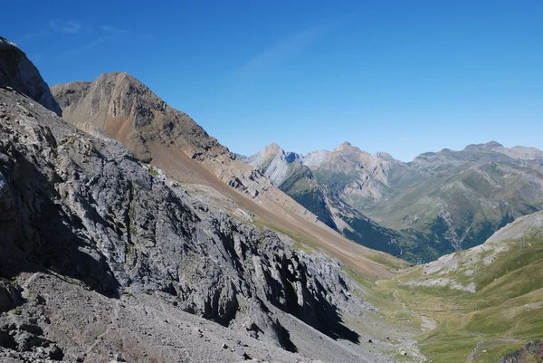 Letní pohled na centrální Pyreneje. — Stock fotografie