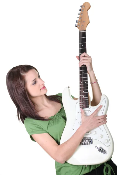 Vrouw met een gitaar — Stockfoto