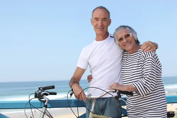 Senior couple on a summer vacation — Stock Photo, Image