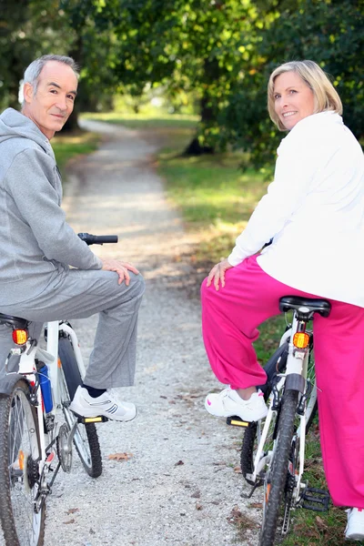 Cykling för senior — Stockfoto