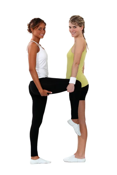 Duas ginastas femininas — Fotografia de Stock